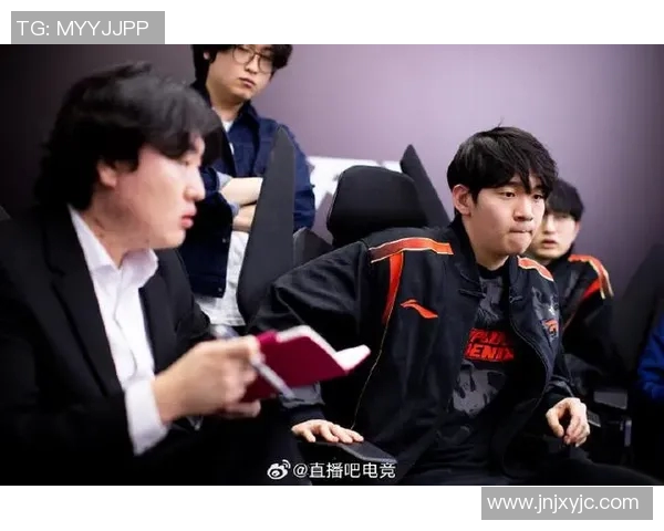 电竞新闻青年赛中FPX的节奏表现分析与战术探讨